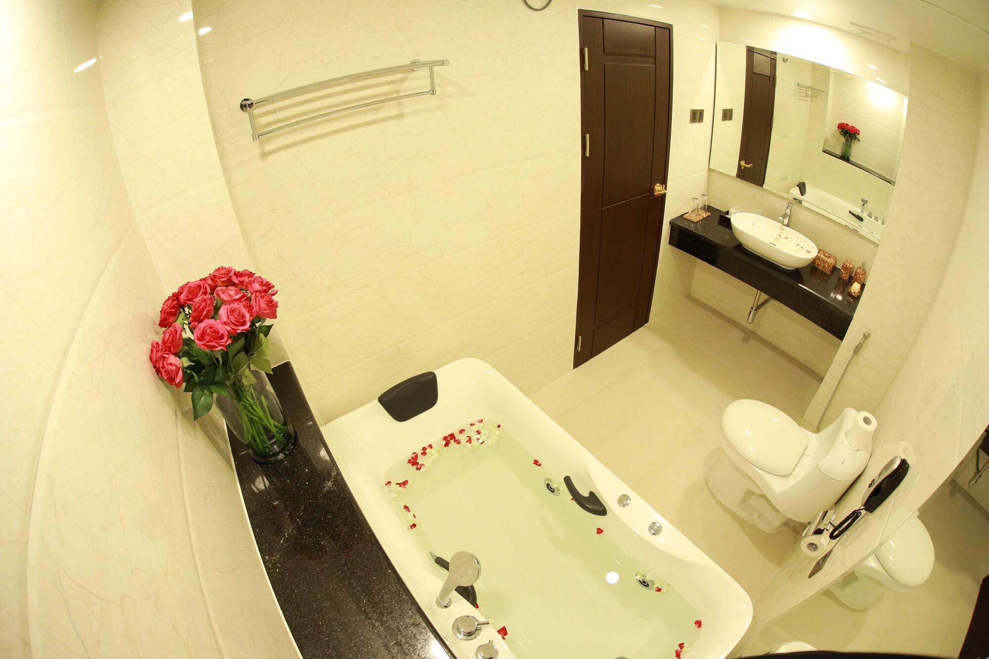 Rose Palace Hotel Янгон Екстериор снимка