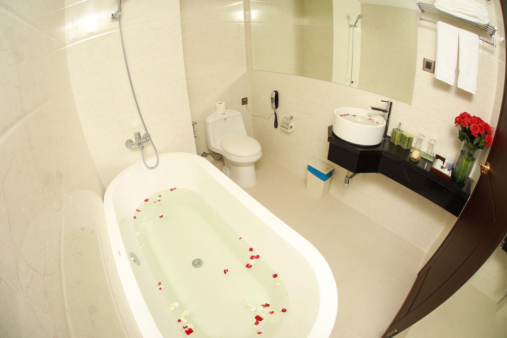 Rose Palace Hotel Янгон Екстериор снимка