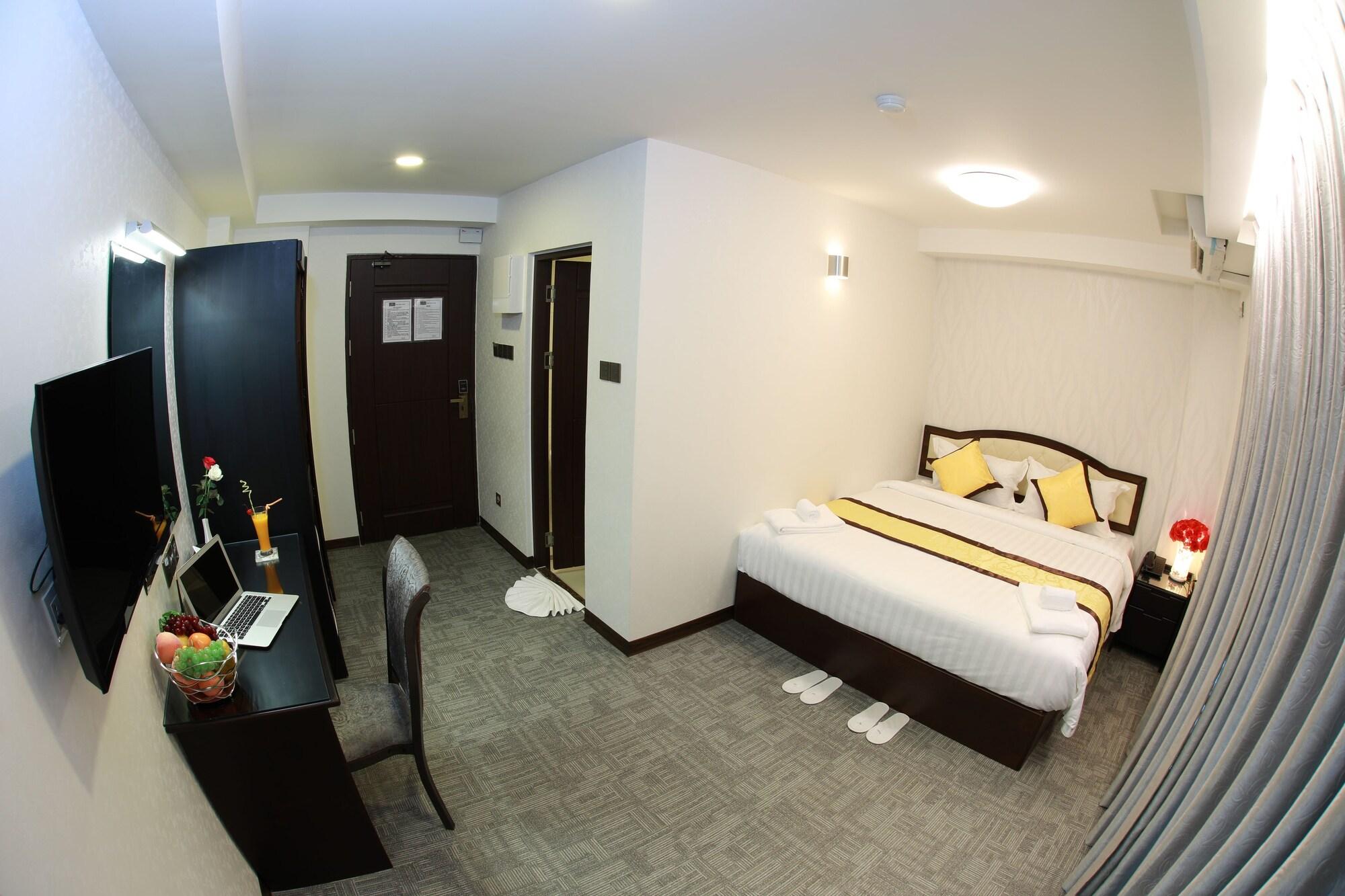 Rose Palace Hotel Янгон Екстериор снимка