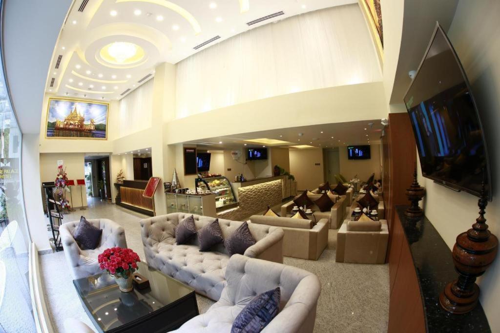 Rose Palace Hotel Янгон Екстериор снимка
