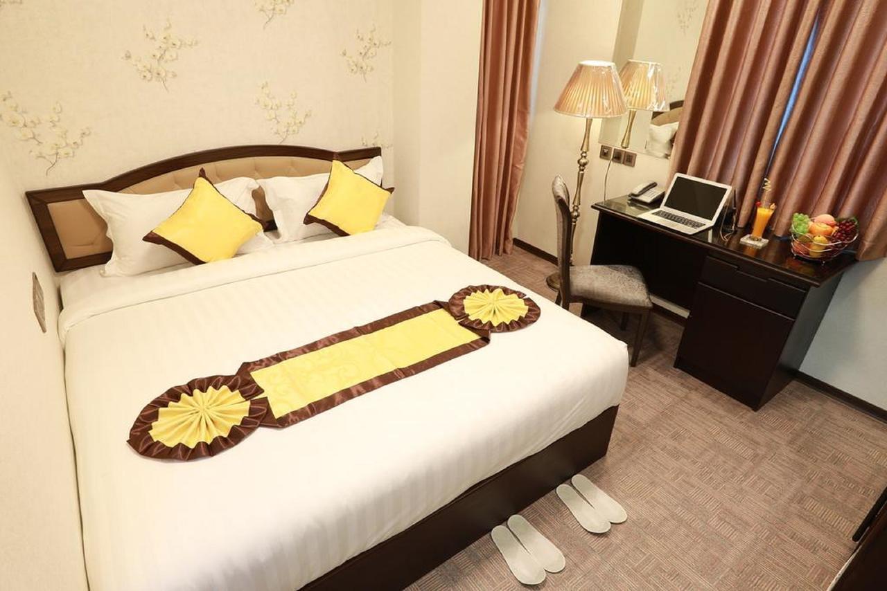 Rose Palace Hotel Янгон Екстериор снимка