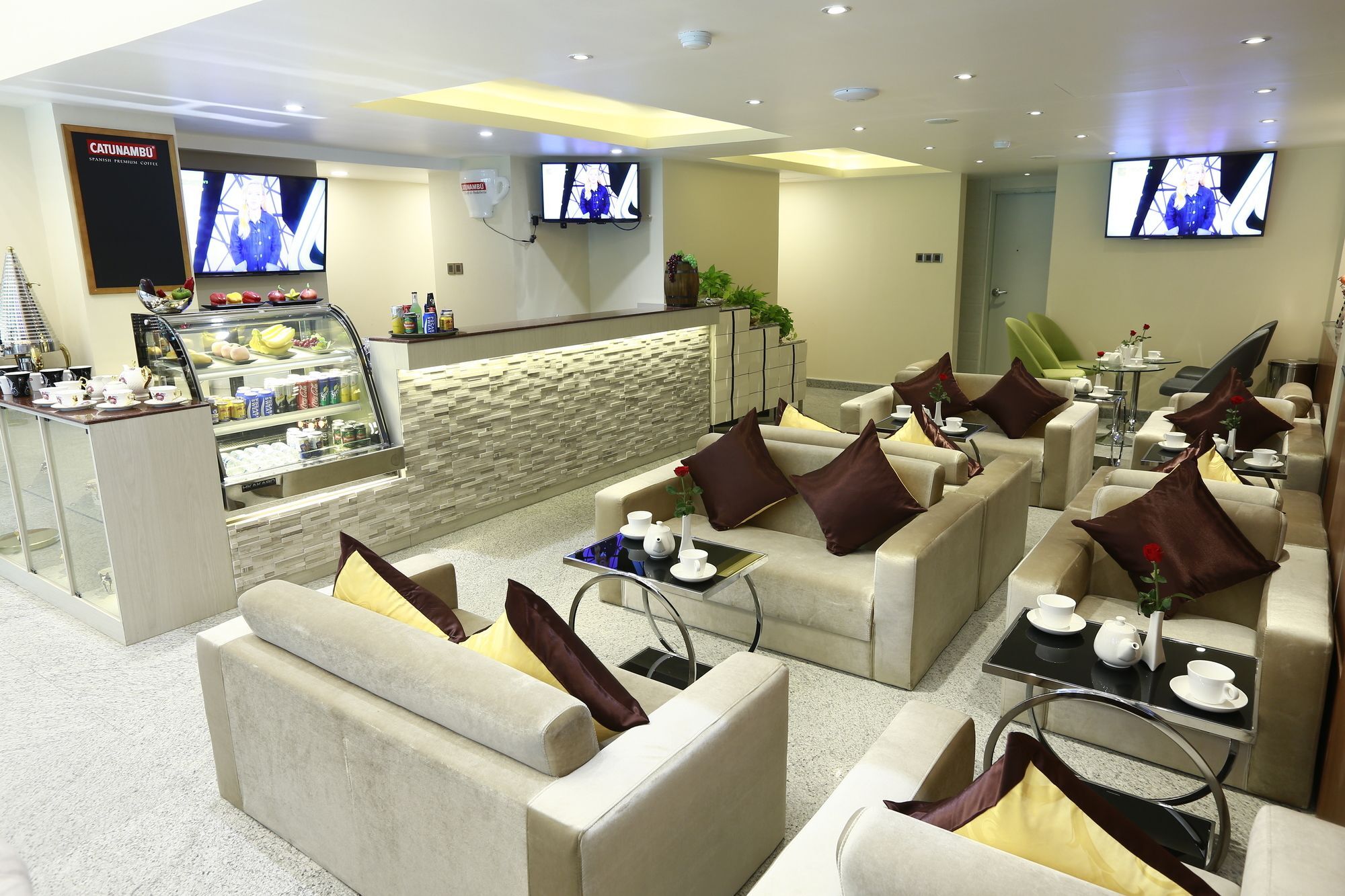 Rose Palace Hotel Янгон Екстериор снимка